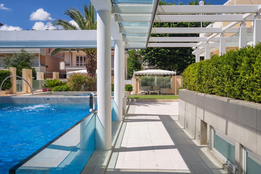 Hotel Luna Riccione E Aqua Spa Only Adults +12 מראה חיצוני תמונה