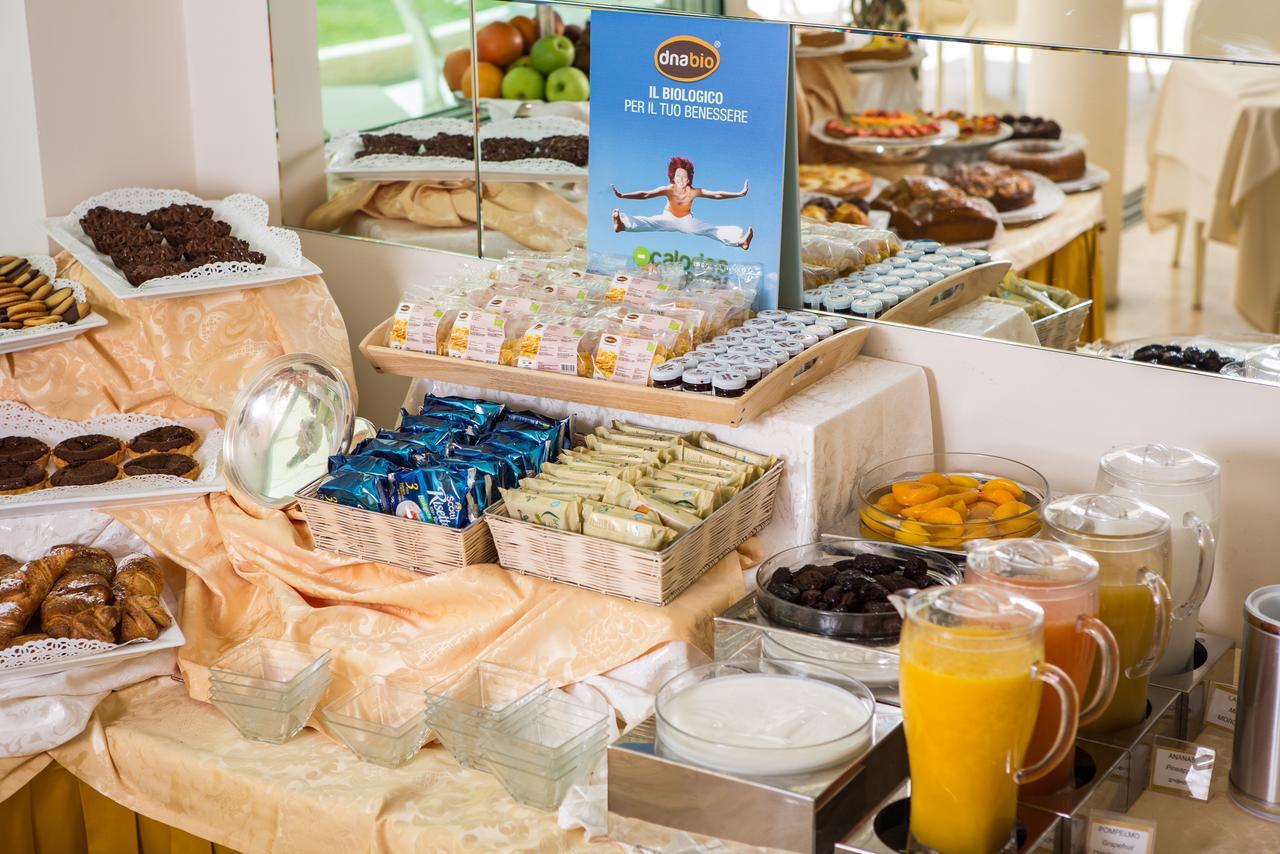 Hotel Luna Riccione E Aqua Spa Only Adults +12 מראה חיצוני תמונה